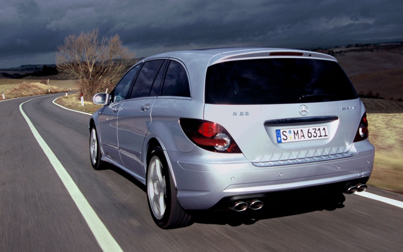 Illustration for article titled The Mercedes-Benz R63 AMG Is What Really Happened To The Conversion Van